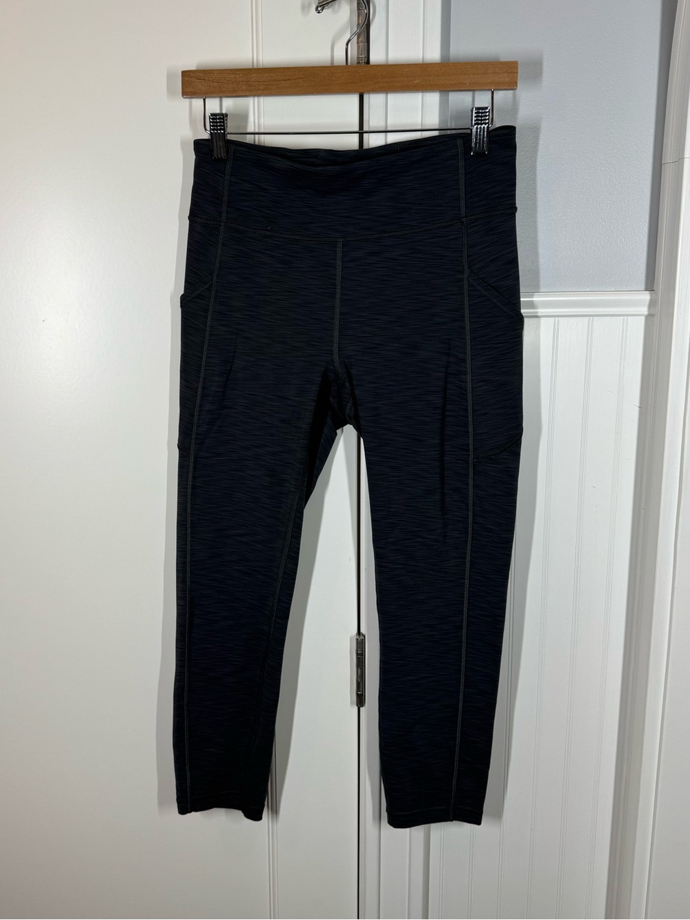 lululemon Align™ High-Rise Crop legging 23" gray with pockets size 8 gym workout